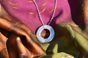 Flat Silver Oak Hoop Necklace - Boutee