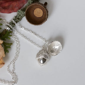 Autumn Acorn Cluster Necklace - Boutee
