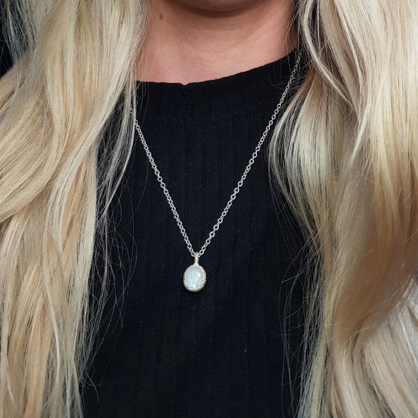 Moonstone Pebble Necklace - Boutee
