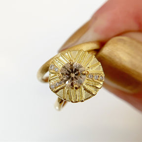 Radiance Diamond Engagement Ring - Boutee