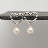 Hearts of Stars Heart Stud Pearl Earrings - Boutee