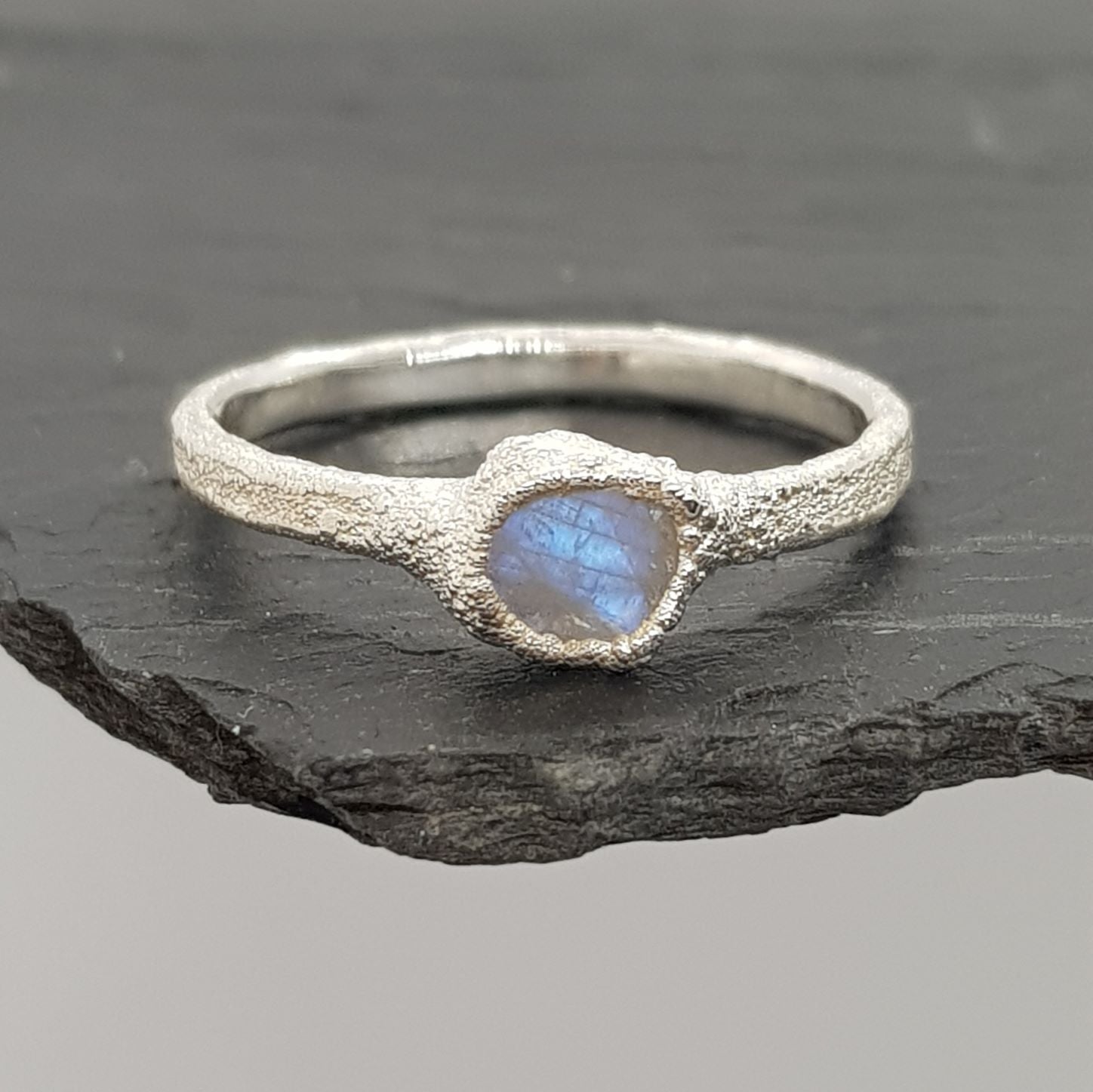 Raw Moonstone Ring - Boutee