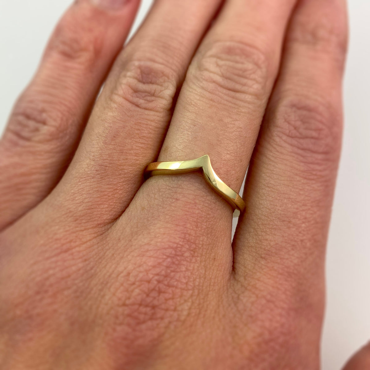 Eternal Wave 18ct Gold Ring - Boutee