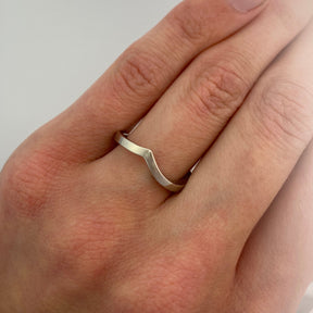 Infinity Wave 18ct Gold Ring - Boutee