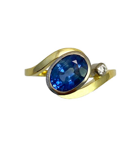 Ocean Wave 18ct Gold Sapphire and Diamond ring - Boutee