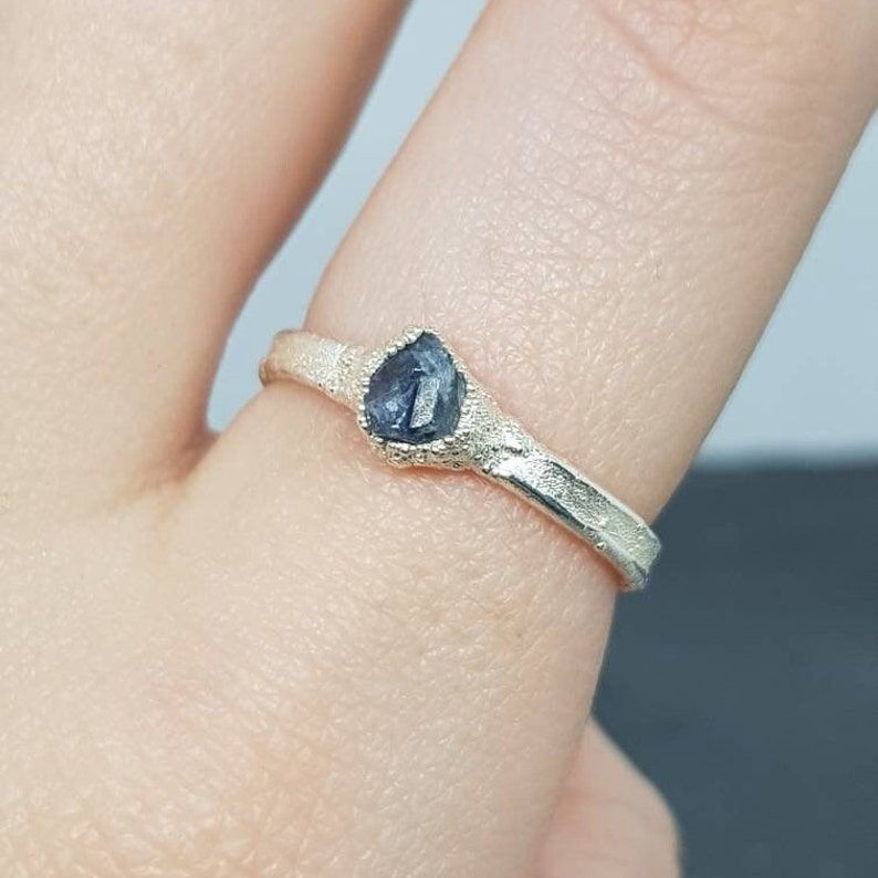 Raw Sapphire Ring - Boutee