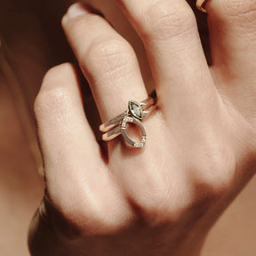 Halo 9ct Gold & Diamond Ring - Boutee